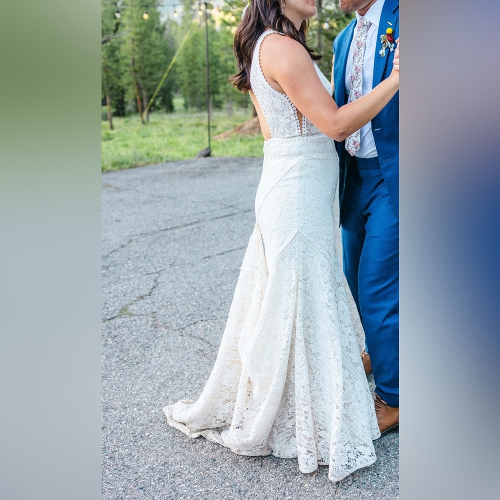 Rish Bridal Rio Wedding Dress - size 8 - Picture 3 of 12